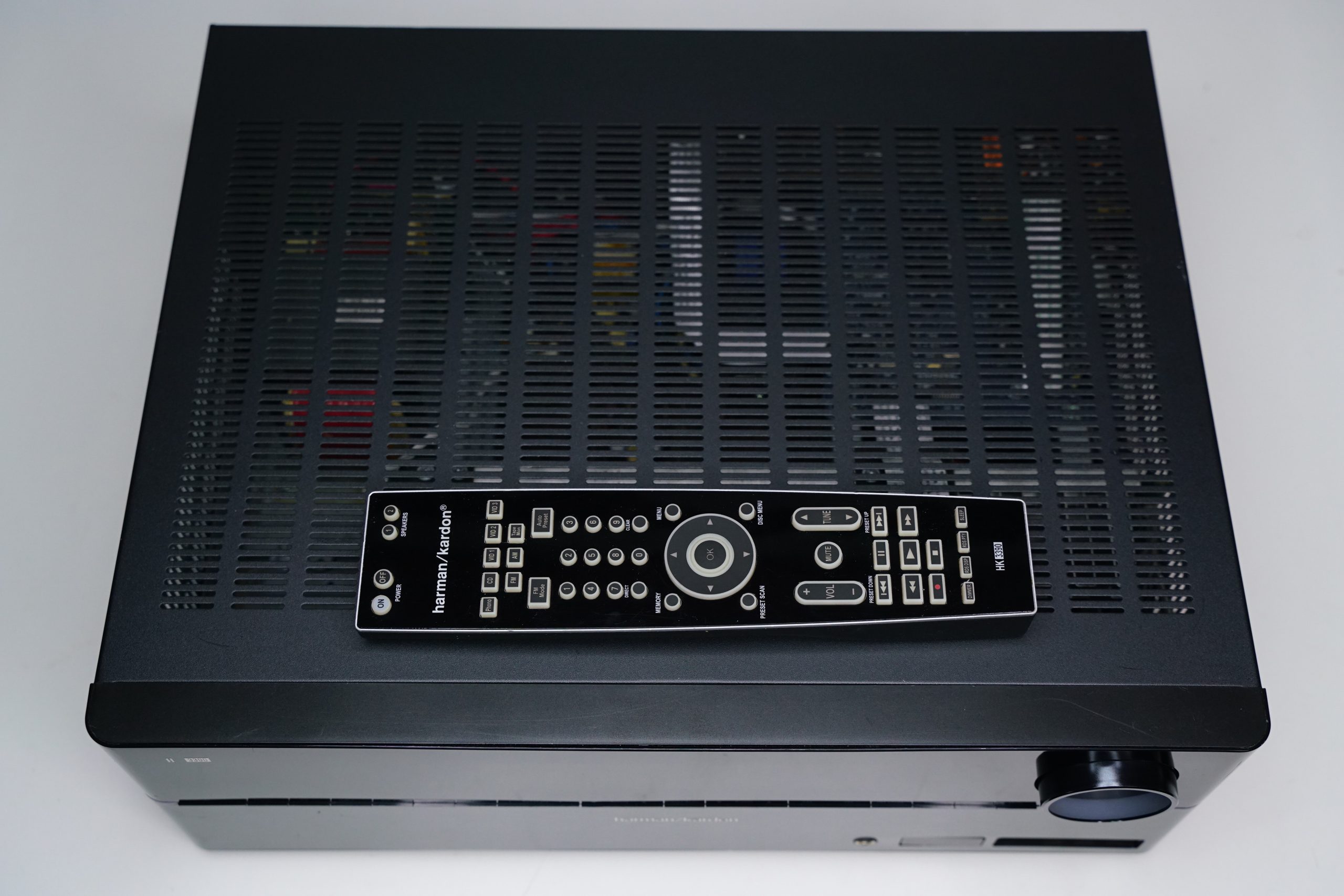 Harman Kardon HK 3390 stereovahvistin 2 Harman Kardon HK 3390 stereovahvistin - Image 2