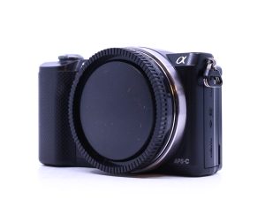 Sony A5000 + Sony 16mm 2.8 käytetty