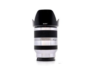 Sony E 18-200mm f/3.5–6.3 OSS Silver - käytetty