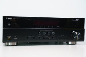 Yamaha RX-V471 viritinvahvistin